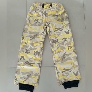 Snowboarding pants BOMBSHELL